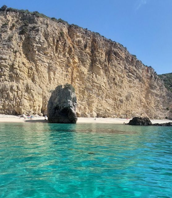 Sesimbra: Secret Bays and Beaches Boat Tour with Snorkeling - Baleeira closes the route with a toast