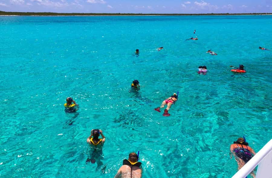 Sharm El Sheikh: Luxury boat Cruise with Snorkeling & Lunch - White Island and the tide-dependent sand stop
