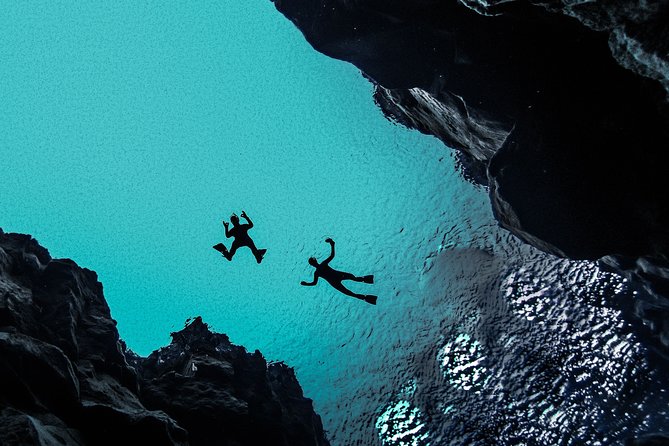 Silfra Drysuit Snorkeling Tour with Free Photos - From Reykjavik - Drysuit comfort, cold, and claustrophobia