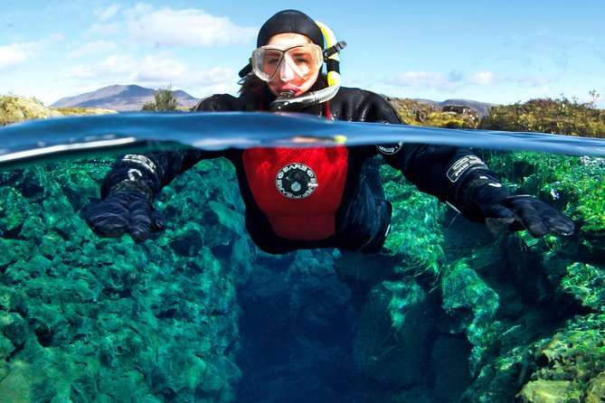 Silfra: Snorkeling Between Tectonic Plates - Meet on Location - The safety briefing and the story beneath the water