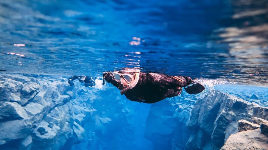 Silfra: Snorkeling Tour Between Tectonic Plates - Guides, photos, and group comfort