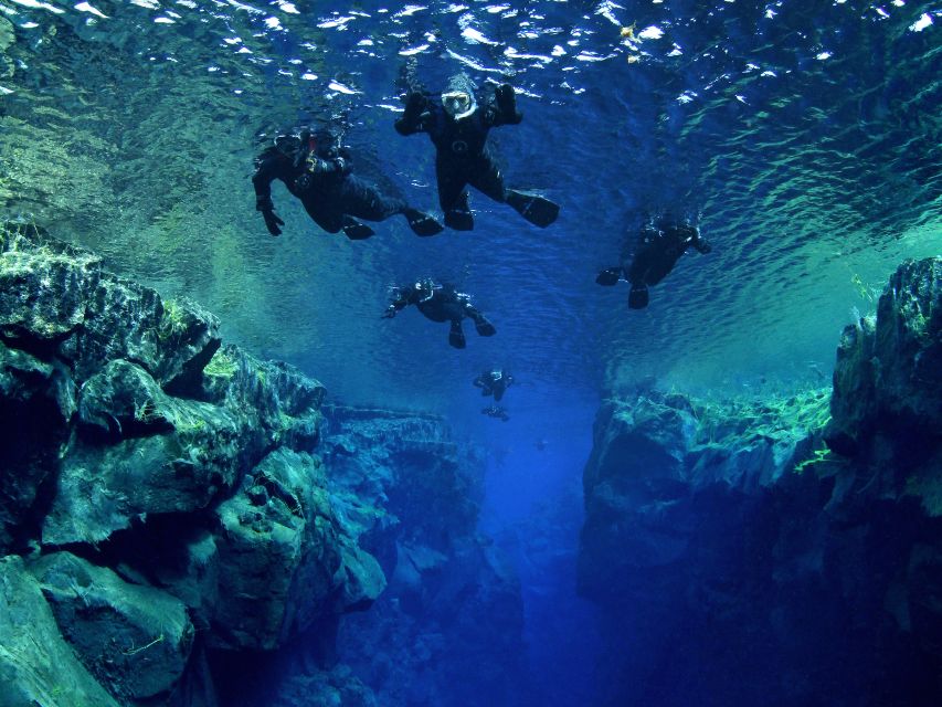 Silfra: Snorkeling Tour Between Tectonic Plates - A short walk leads to the water