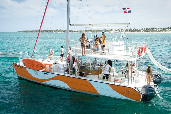 Small Group Snorkeling Cruise with Open Bar and Light Snacks - Why the 27-person limit matters on the water