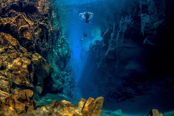 Snorkel the Silfra Fissure-Meet on Location (Free Photos & Cocoa) - Why Silfra Feels Unlike Ordinary Snorkeling