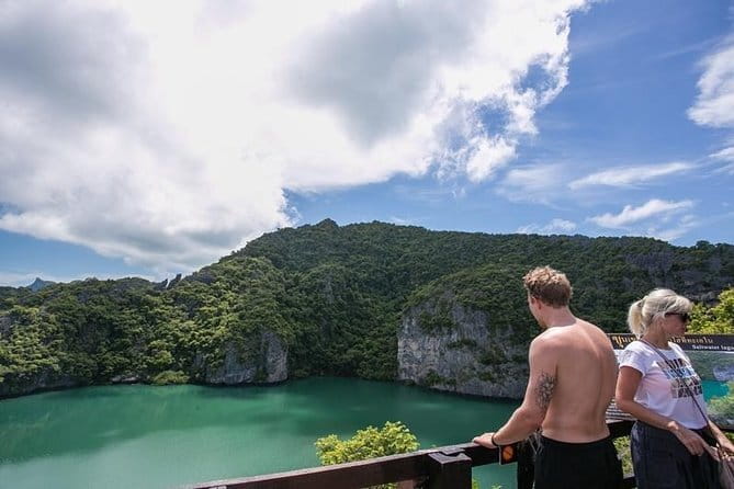 Snorkeling and Kayaking Tour at Angthong Marine Park by Speedboat from Koh Samui - Wua Island brings the first snorkeling stop