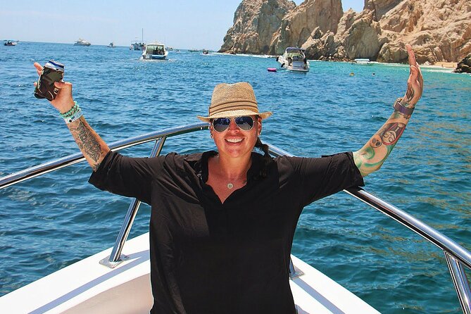 Snorkeling and whale watching Tour in Cabo - The coastal ride fills out the morning