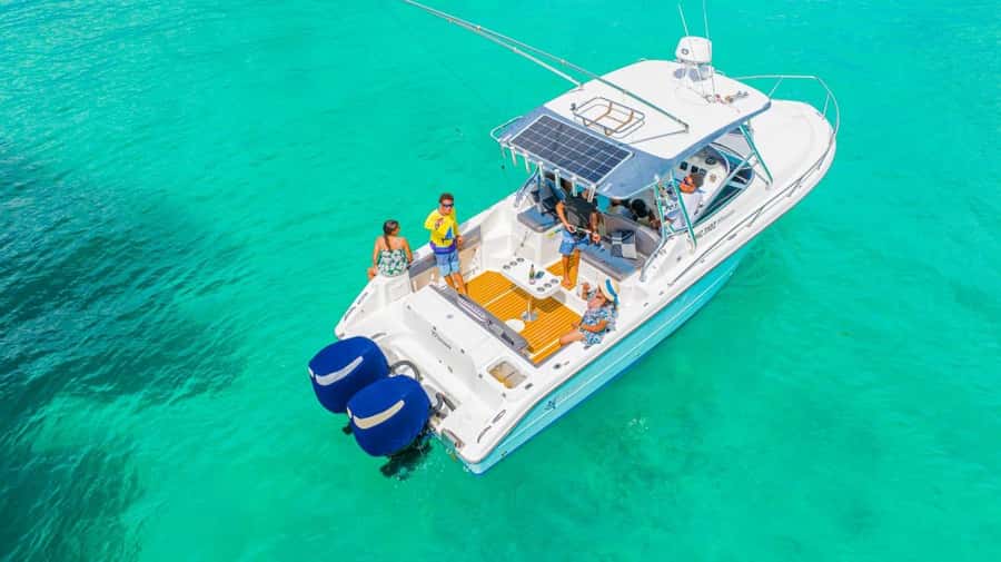 Snorkeling St-Pierre Marine Park and Anse Petite Cour - St-Pierre Marine Park is the main attraction