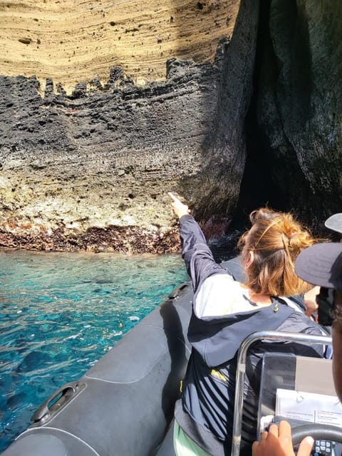 Snorkeling Tour- Vila Franca do Campo Islet - Snorkeling beside volcanic rock
