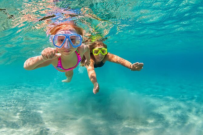 Snorkeling Trip To Pigeon Island - The short boat ride to Pigeon Island