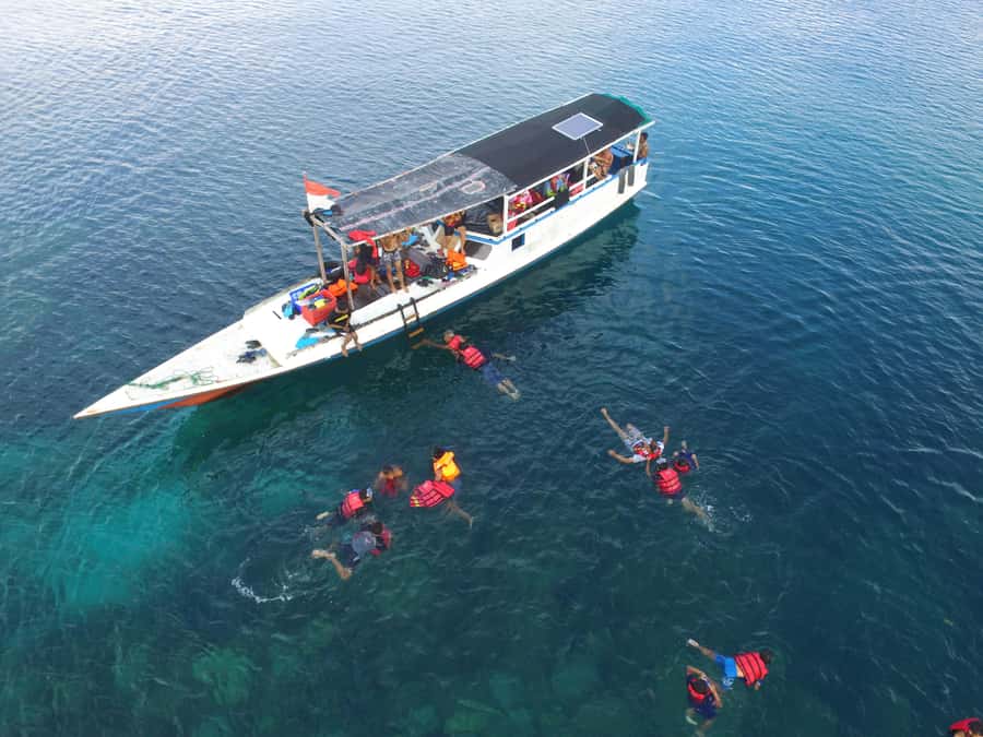 Snorkelling & islandhopping tour Karimunjawa (sharing tour) - Why a boat day suits Karimunjawa