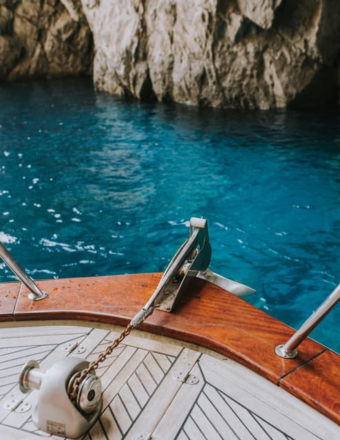 Sorrento: Capri and Blue Grotto Yacht Tour with Snorkeling - What the small-group format changes