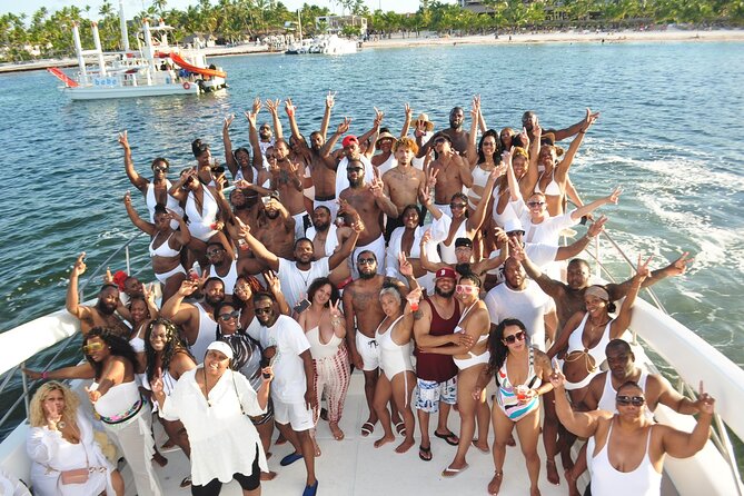 Sosua Party Boat -Snorkeling-Brunch-Drinks-Snacks-Transportation - BBQ brunch, fruit, snacks, and a full drinks menu