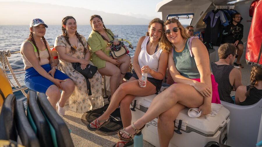 South Maui: Molokini & Turtle Town Snorkeling Tour with Meal - Who will enjoy this trip most