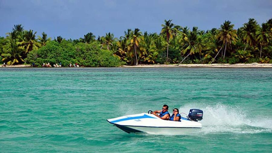 Speedboat Adventure and Snorkeling from Punta Cana - The reef stop and its colorful fish