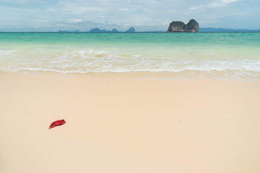 Trang: Emerald Cave, Kradan, Chueak Snorkeling Boat Trip - The morning pickup and ride to Pakmeng Pier