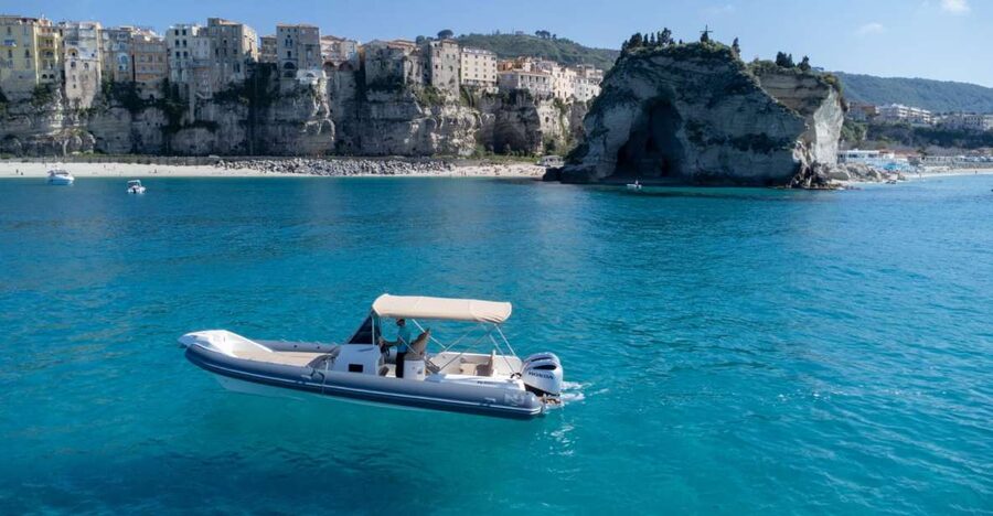 Tropea: tour in barca lungo la Costa degli Dei, snorkeling - Key points at a glance