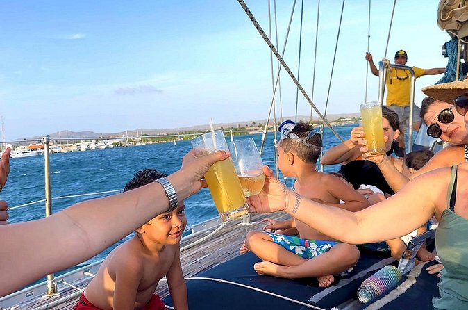 Tropical Dream Snorkel and Dinner Sail in Aruba - The crew and the value of personal service