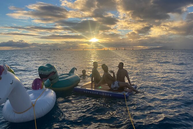 Turtle Canyon Snorkel Adventure in Waikiki, Oahu - Finding Turtles at the Cleaning Station