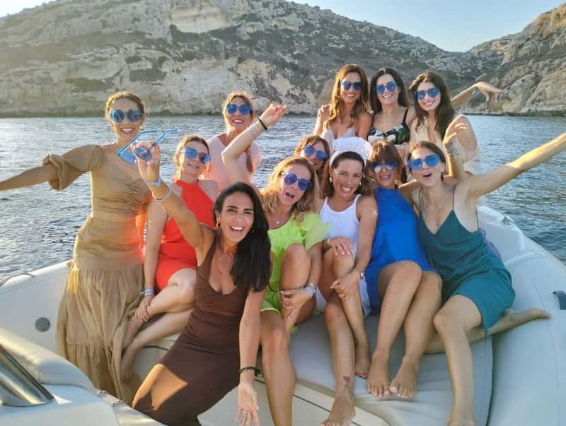 Villasimius 3,5 hr Marine Park tour with snorkeling & drinks - Cava Usai, a short coastal passage