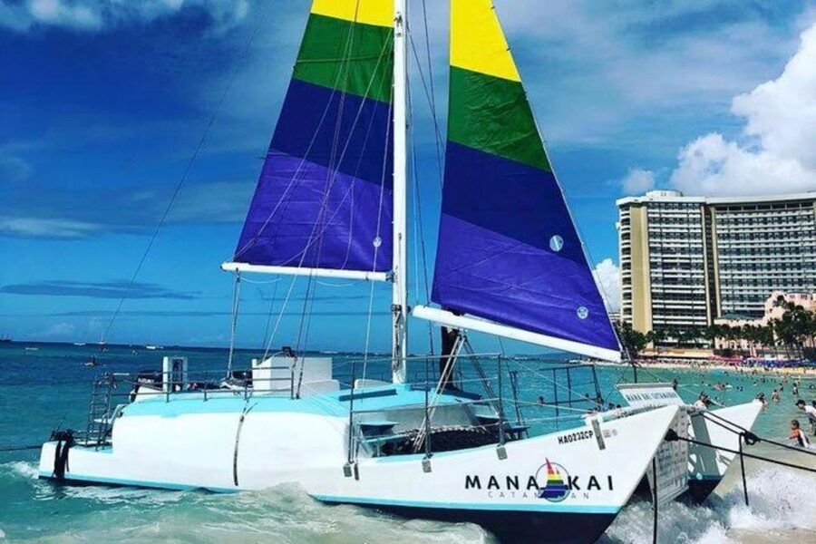 Waikiki Beach: Turtle Snorkeling and Sailing on Hāwea - The switch from snorkeling to sailing