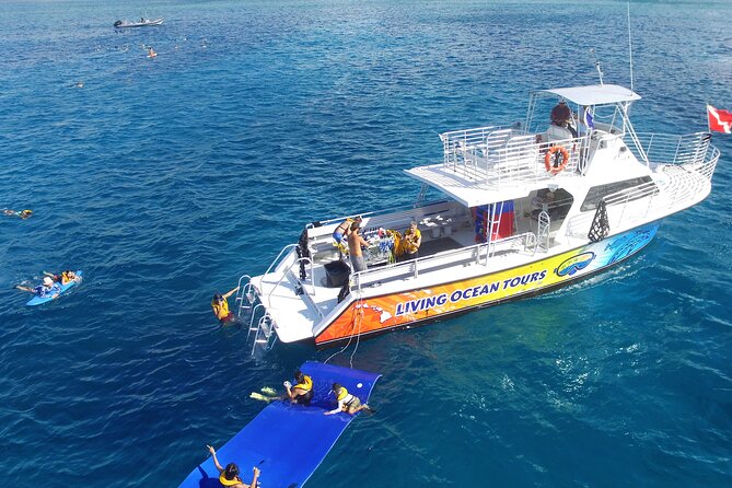 Waikiki, Hawaii: Turtle Canyon Snorkel Excursion - Meeting the crew and getting comfortable in the water