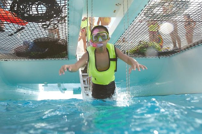 West Oahu Dolphin Watch and Snorkel Sail with Lunch - Who gets the best value from this cruise