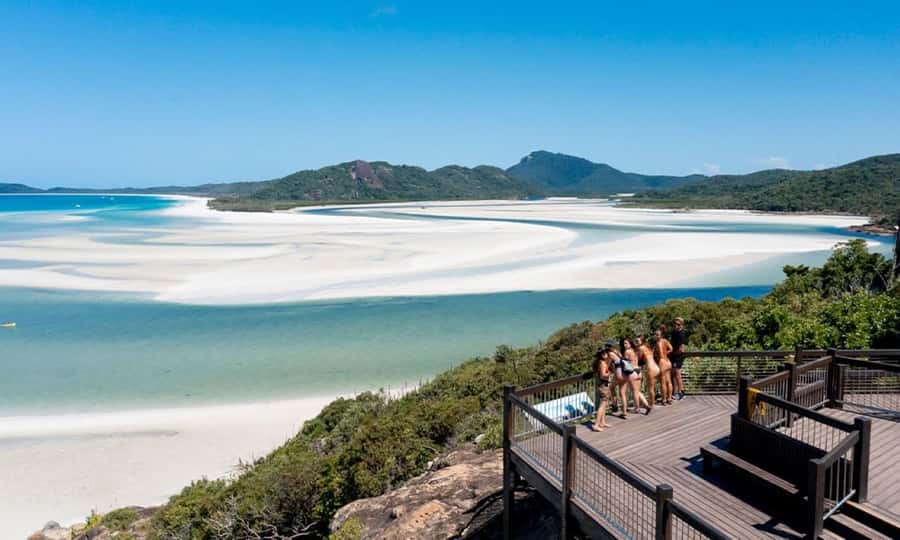 Whitsunday: Whitsunday Islands Tour with Snorkeling & Lunch - Key points at a glance